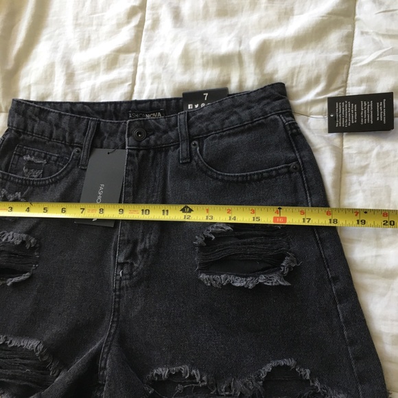 Fashion Nova good days ripped jean short sz 7/Med - Picture 10 of 15
